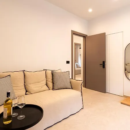 Uranus Apartament *